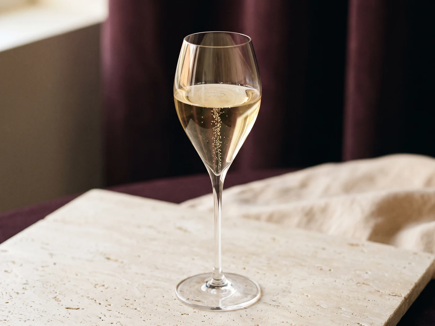 Champagne egy tulipánformájú pohárban